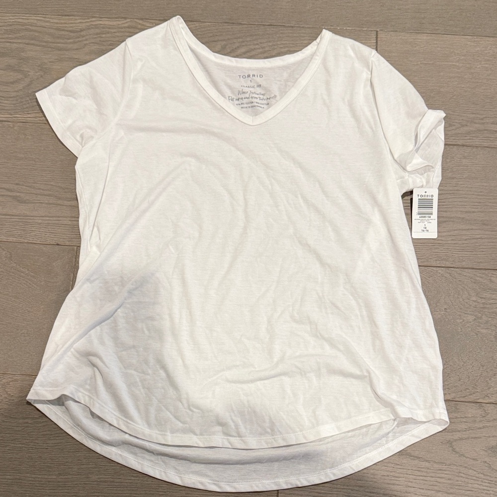 Torrid Classic White Short Sleeve Tee